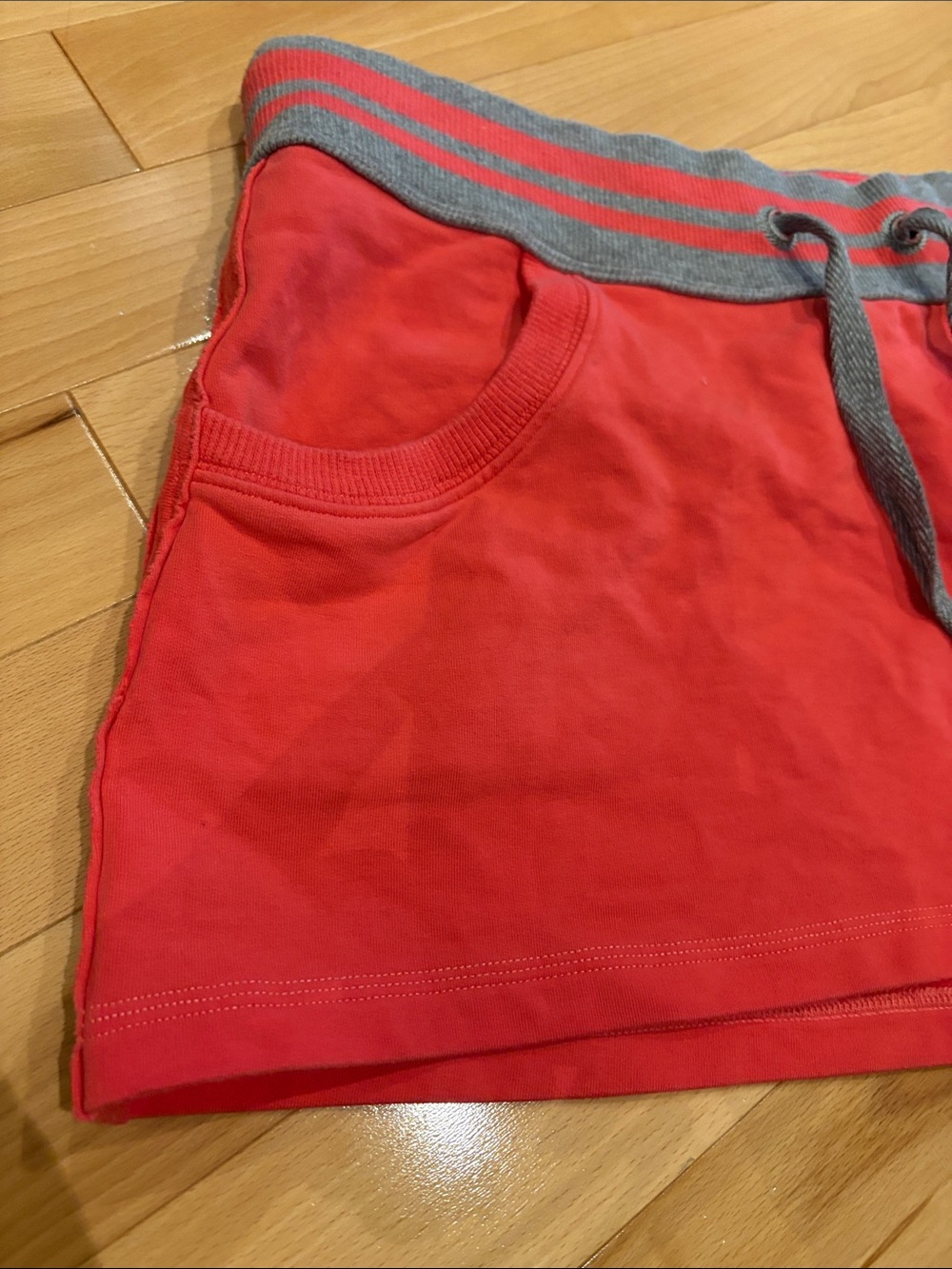 Lululemon Athletica Coral Pink Terry Mini Skirt with Gray Waistband - size 8 - Picture 6 of 16